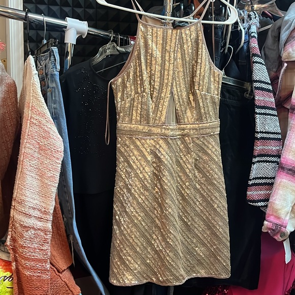 Dress Forum Dresses & Skirts - 💜Dress Forum Los Angeles gold sequined party dress